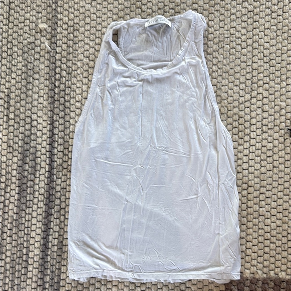 White Sleeveless Tank Top Land of Women
